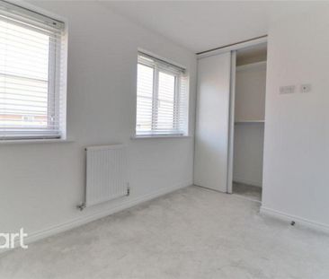 2 bedroom semi-detached house to rent - Photo 5
