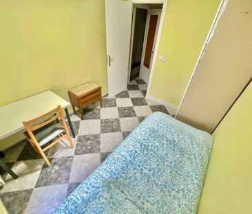 Calle del Cabo Machichaco, Madrid, Community of Madrid 28053 - Photo 2