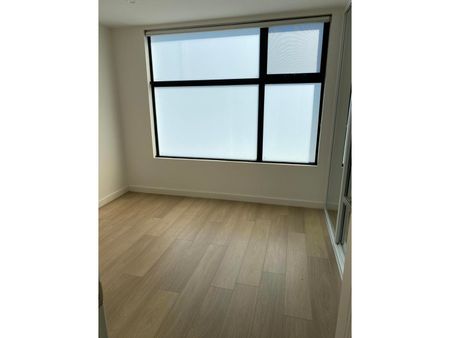 Open the Door to Easy Living - Photo 2