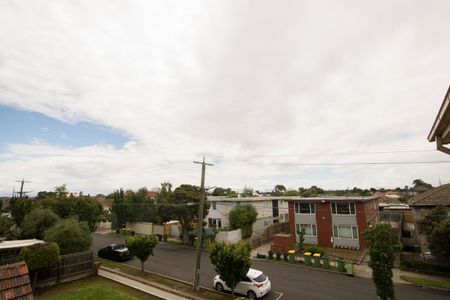 17/45 Woolton Avenue, Thornbury, VIC 3071 - Photo 2