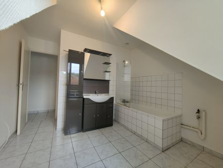 Location Appartement 6 pièces 93m² BAUME LES DAMES 25110 - Photo 3