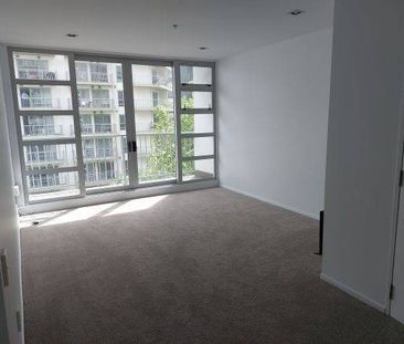 Single level sunny apartment - Photo 4