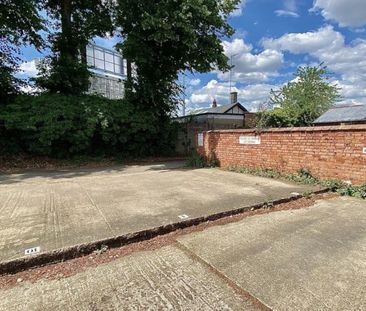 1 bed Flat To Let - Photo 6