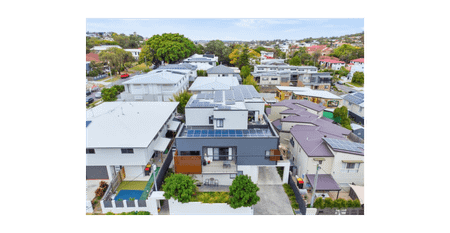 Luxury 3-Bedroom Penthouse with Stunning Views - Photo 3