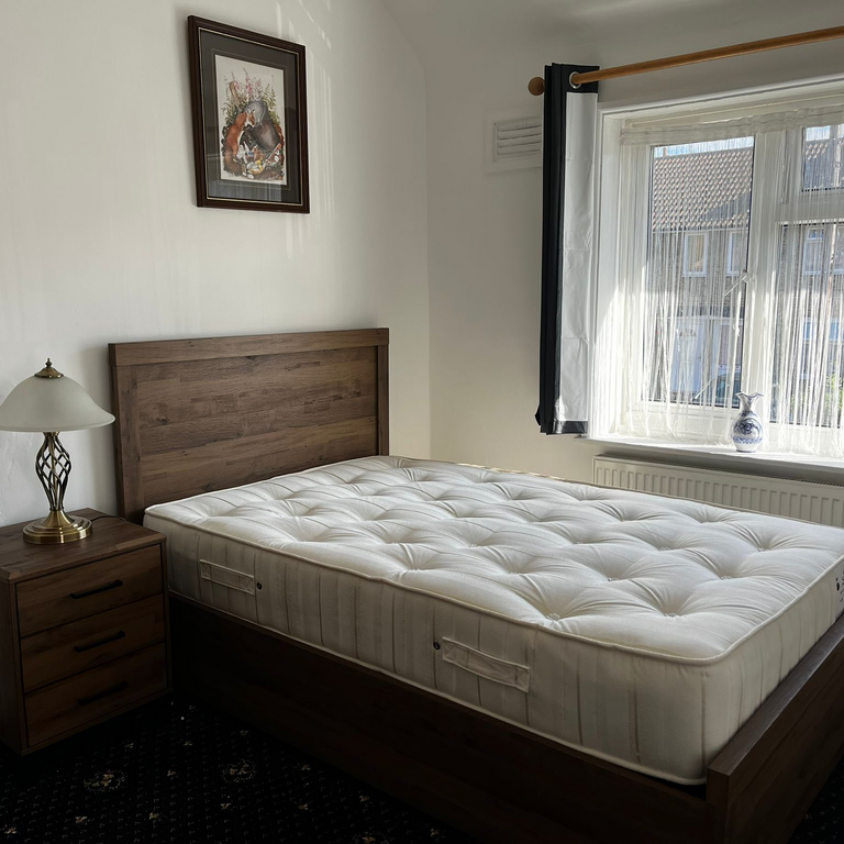 1 bedroom in a house share to rent - Photo 1