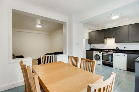 Park Drive, Acton, London W3 - Photo 3