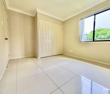 Charming Granny Flat in Quiet, Convenient Location - Photo 2