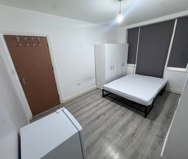 Room in a Shared House, Shelbourne Road, N17 - Photo 3