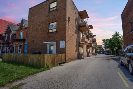 For Lease - 122 Victoria Avenue Unit# 8, Hamilton, Ontario - Photo 2