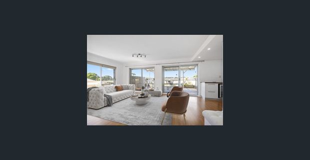 Penthouse Apartment with Large Rooftop Terrace - Photo 1