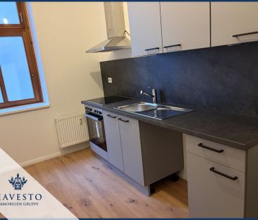 Frisch renovierte 2-Raumwohnung mit Einbauküche & ca. 50 m² Wohnkom... - Photo 2