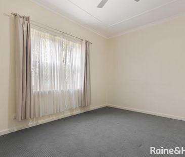 Two-Bedroom Maisonette Close to Transport and Shopping Hub - Photo 3