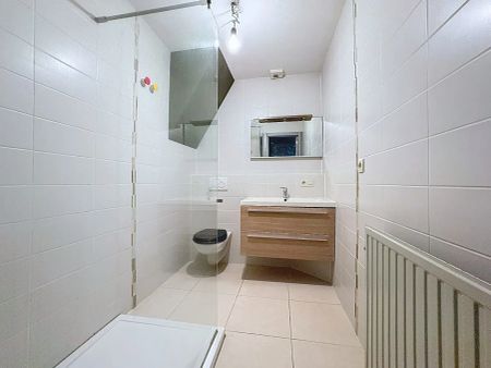 Appartement met 2 slaapkamers, ruim terras en garage te Koekelare - Photo 5