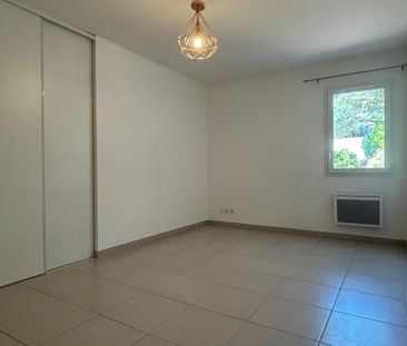 Location Maison 5 pièces 154m² LES ANGLES 30133 - Photo 1