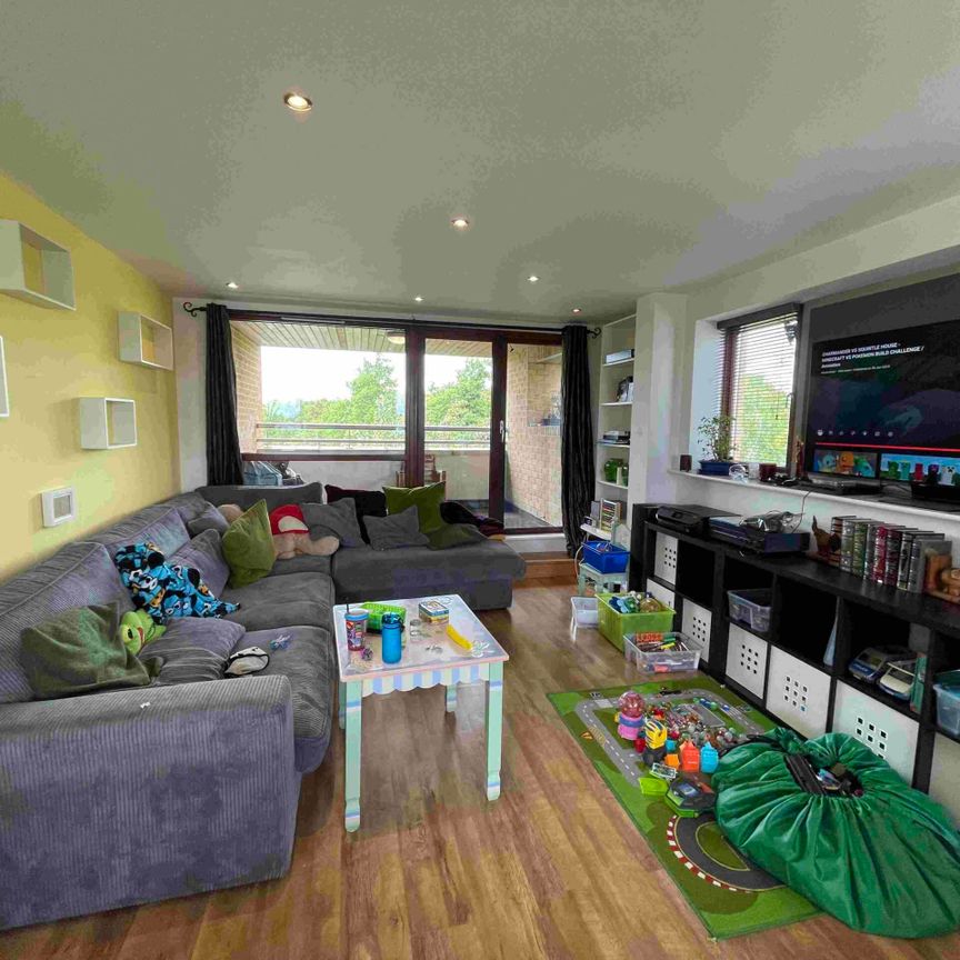 Castlegate Crescent, Adamstown, Lucan, Co. Dublin - Photo 1