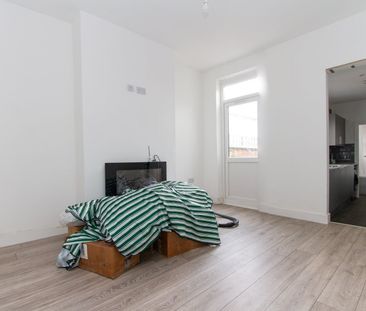 2 Bed Terraced House, Melbourne Road, CV5 - Photo 1