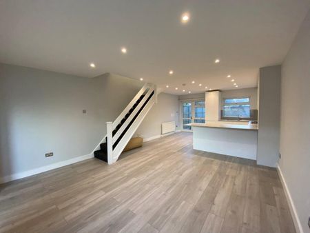 3 bedroom terraced house to rent - Photo 5