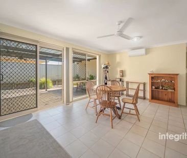 Loads of Space - Photo 2