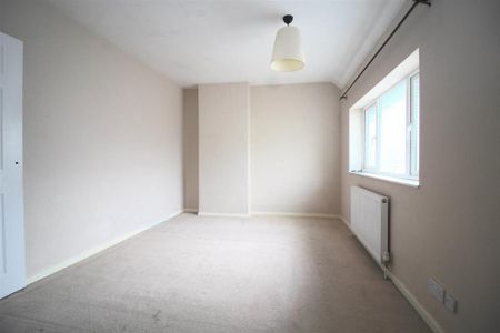 2 bedroom end of terrace house to rent - Photo 3
