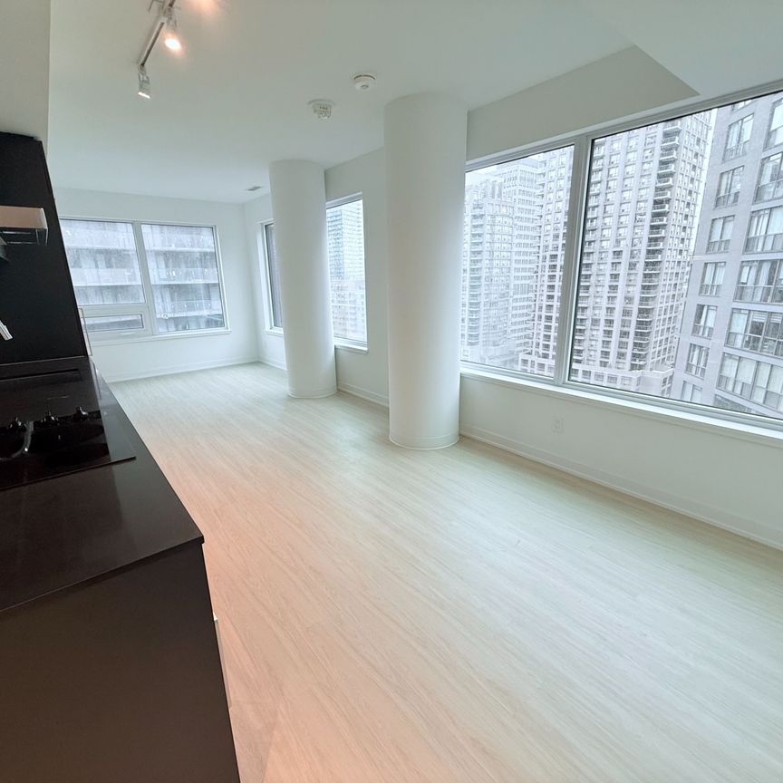 For Lease - 8 Wellesley Street Unit# 1916, Toronto, Ontario - Photo 1