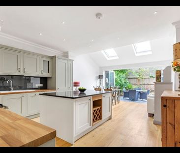 3 Bed End Terrace, Ravensbury Road, SW18 - Photo 4