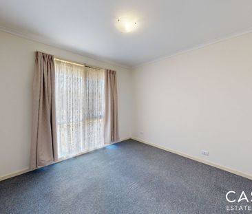 5 Macquarie Court, Cranbourne North - Photo 2