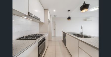 Modern Apartment Living with Spacious Balcony - Photo 2