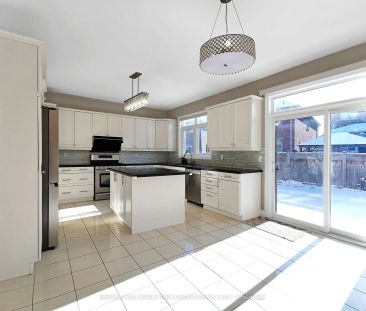 Detached Home For Lease | N9237268 - Photo 4