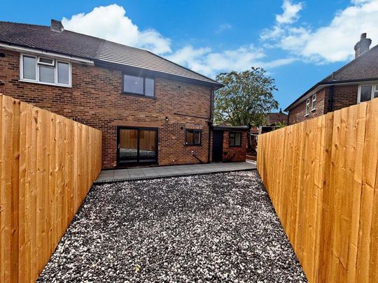 3 bedroom semi-detached house to rent - Photo 1