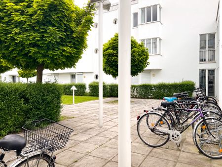 Online Terminbuchung: Innenstadtflair trifft Wohnkomfort | 1 Zimmer | 2. OG | ab sofort verfügbar | mit Loggia - Photo 3