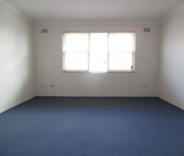 Two Bedroom Apartment! - Photo 1
