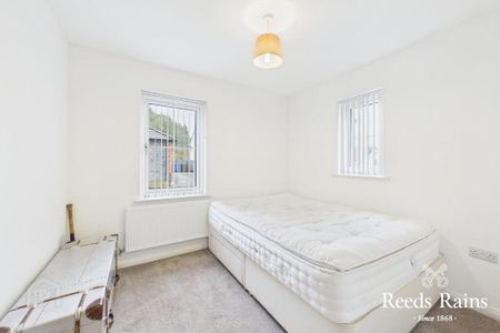 10 Fort Manor, Dundonald, Belfast, BT16 1ZA - Photo 5