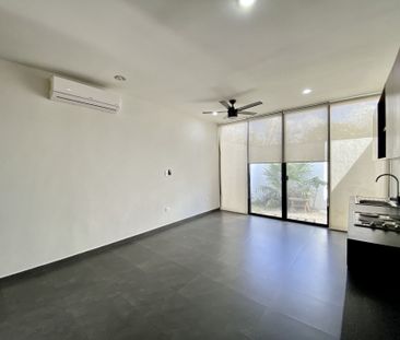 Townhouse en renta, de 2 recámaras, en Temozón Norte. - Foto 1