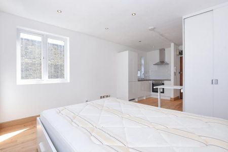 Studio to rent - Photo 2