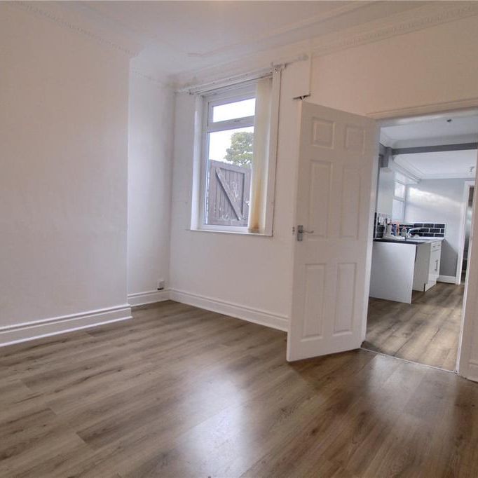 2 bedroom end of terrace house to rent - Photo 1