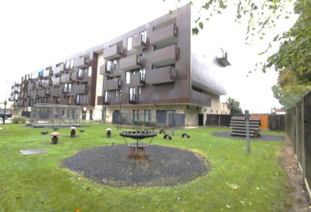 3 bedroom apartment to rent - Photo 4