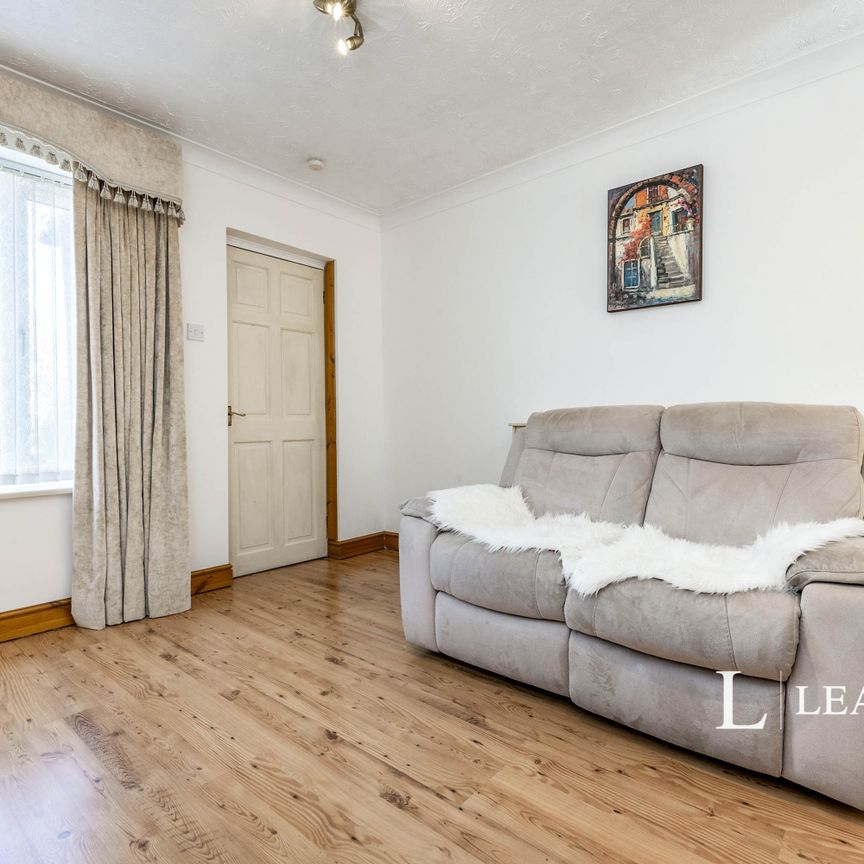 2 bedroom house to rent Grace Avenue, Oldbrook, MK6 - Photo 1