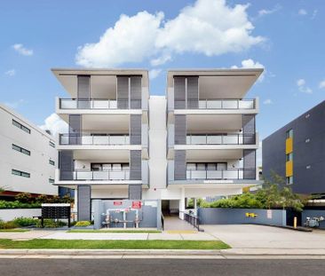 Modern & Private 2-Bedroom Apartment - Photo 5