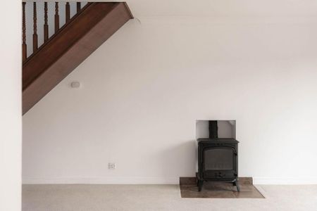 4 bedroom detached house to rent - Photo 4