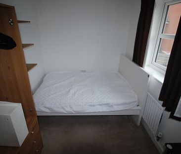 2 bed maisonette to rent in Lenz Close, Colchester - Photo 4