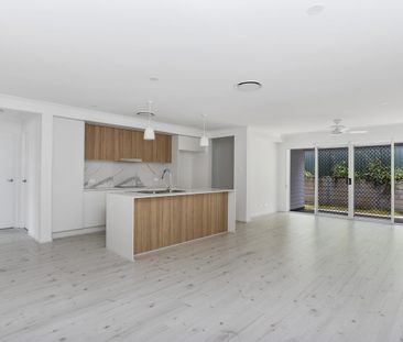 Modern Family Home in a Prime Bayside Location - $700 with an incre... - Photo 4