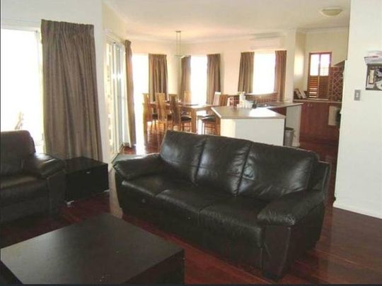 Tranquil Gwelup Family Haven - Photo 1