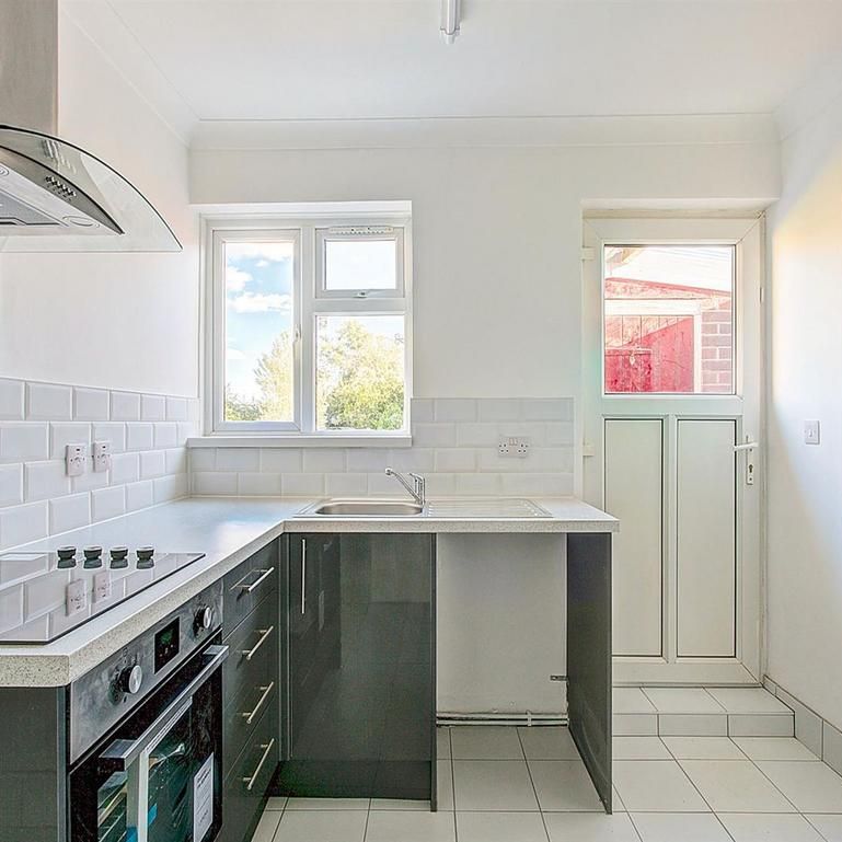 2 bedroom bungalow to rent - Photo 1