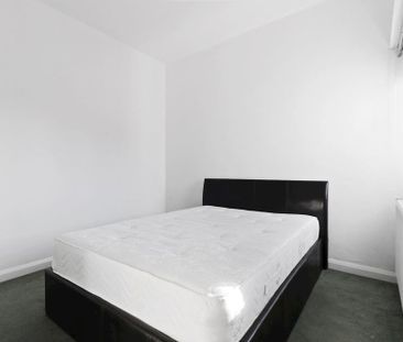 2 bedroom ground floor flat to rent - Photo 4