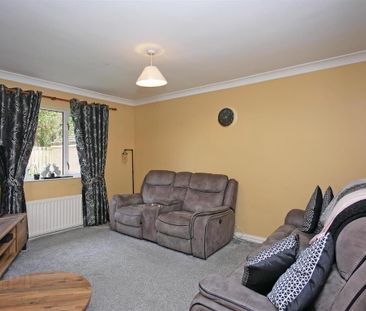 24 Baronscourt Avenue, Saintfield Road, Carryduff, Belfast, BT8 8BG - Photo 3