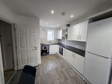 2 Bed Flat, East Union Street, M16 - Photo 4