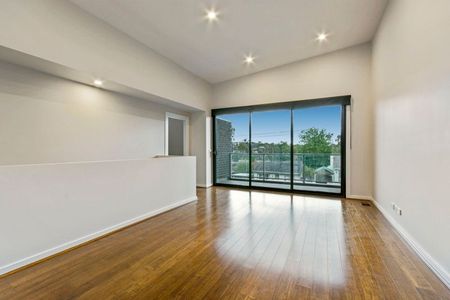Double storey abode with an abundance of modern charm - Photo 2