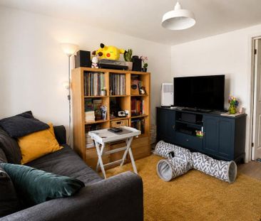 2 bedroom terraced house to rent - Photo 2