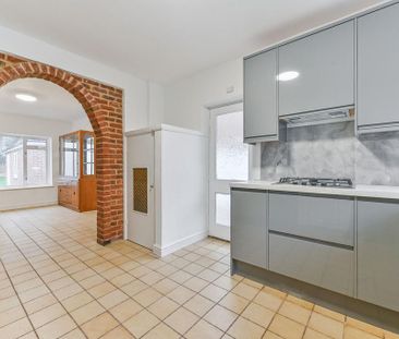 4 bedroom detached house to rent - Photo 6