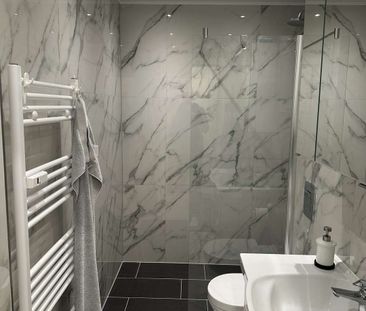 **Wunderschönes und modern möbeliertes Apartment mit Balkon und Sch... - Photo 2